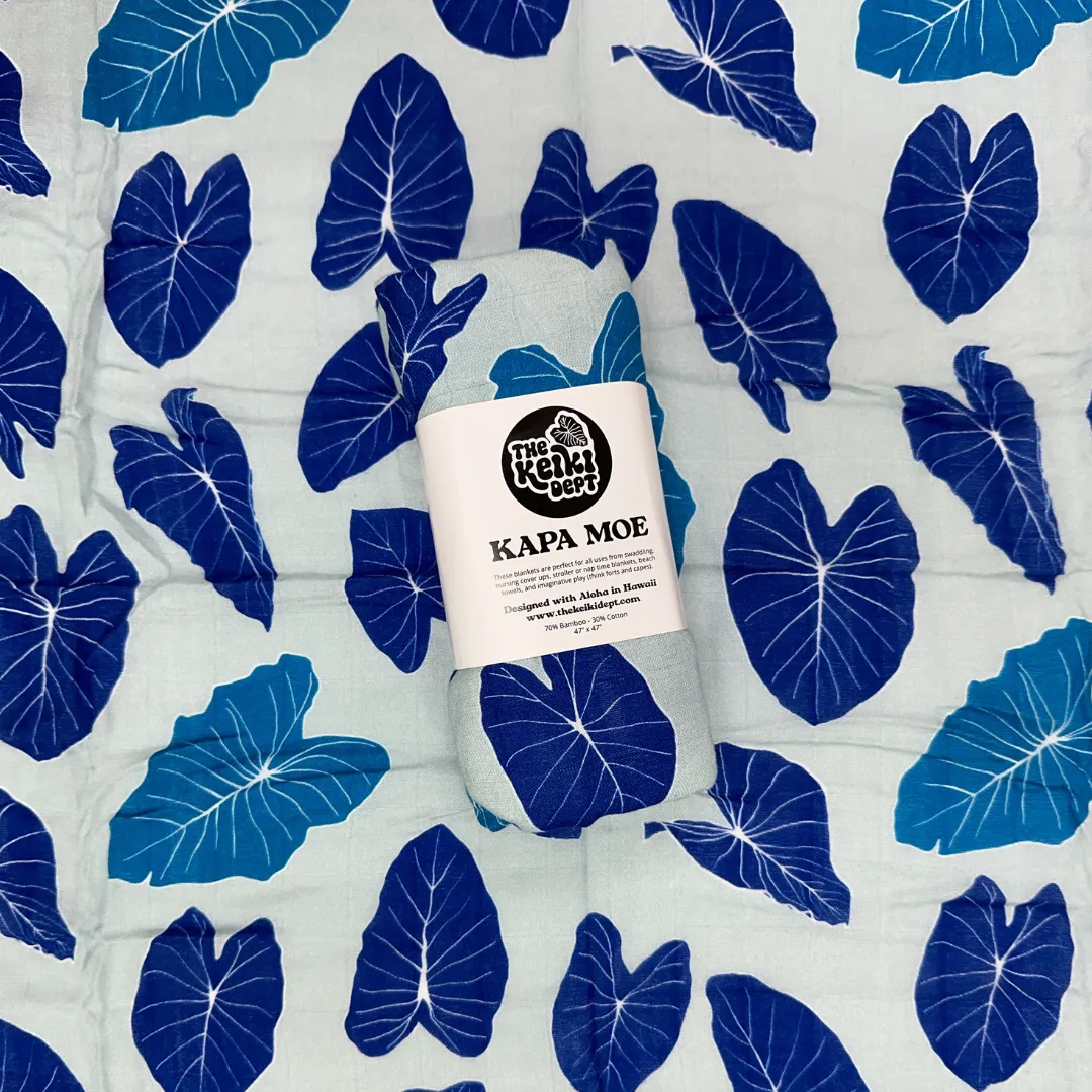 I Mua Blue Kalo Bamboo Muslin Kapa Moe (Swaddle Blanket)