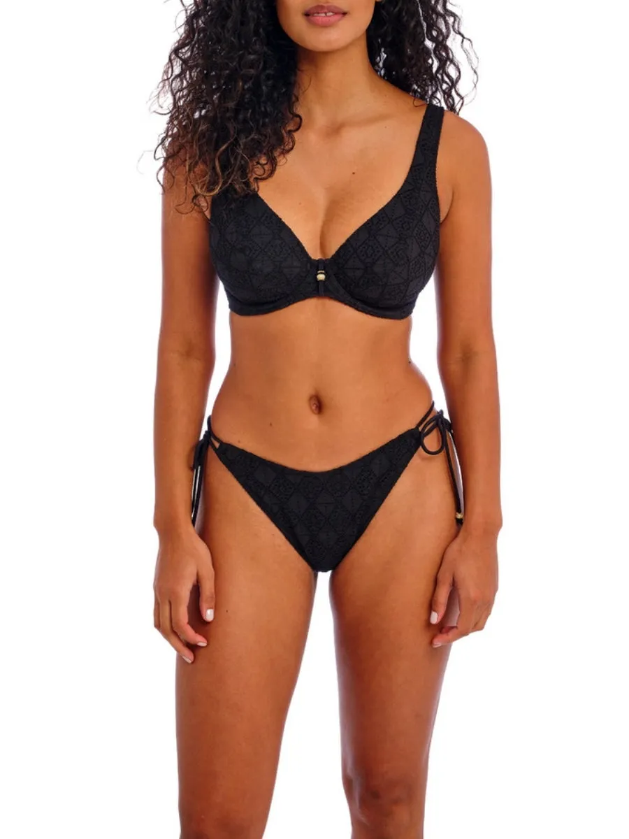 Nomad Nights High Apex Bikini Top - Black