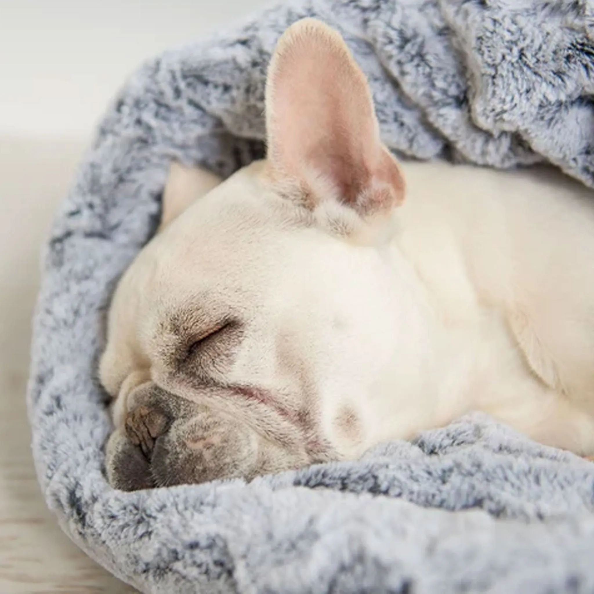 P.L.A.Y. Snuggle Husky Gray Dog and Cat Bed